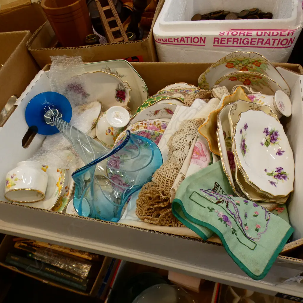 BOX LOT ASST. CHINA & LINENS ETC Image 1++