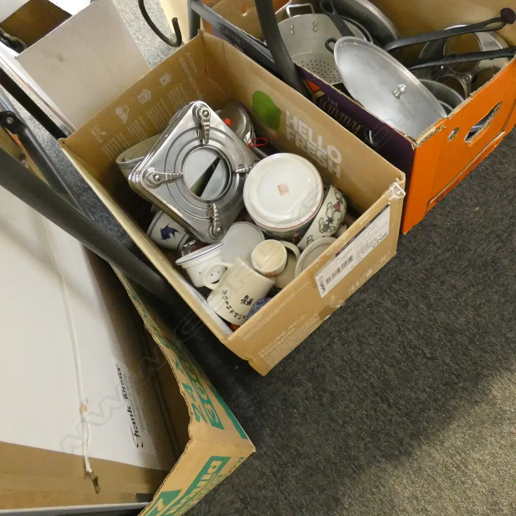 BOX MISC CHINESE ITEMS NEW Image 1++