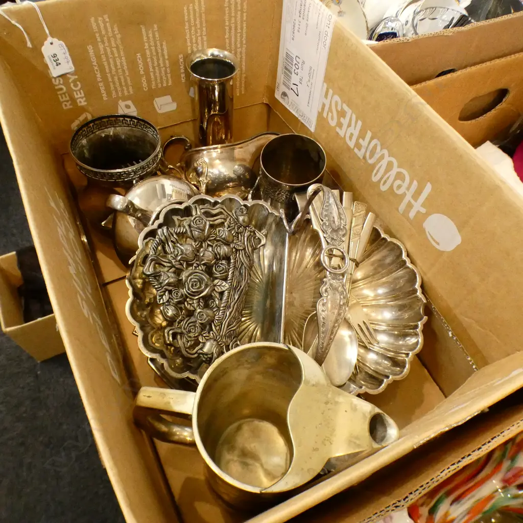 LG BOX LOT ASST SILVER PLATE INCL DISHES, JUGS, SERVIETTE HOLDER ETC.. Image 1++