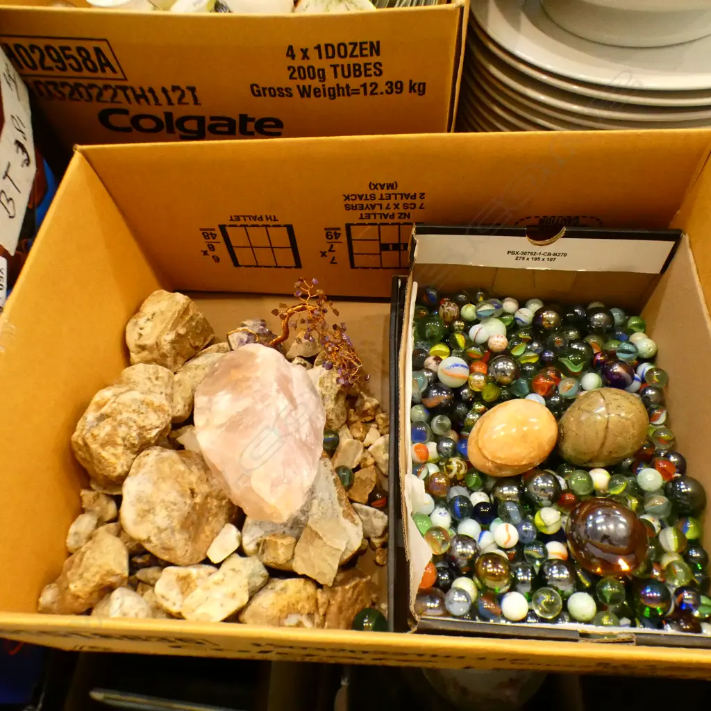 BOX LOT MARBLES, CRYSTALS ETC Image 1++