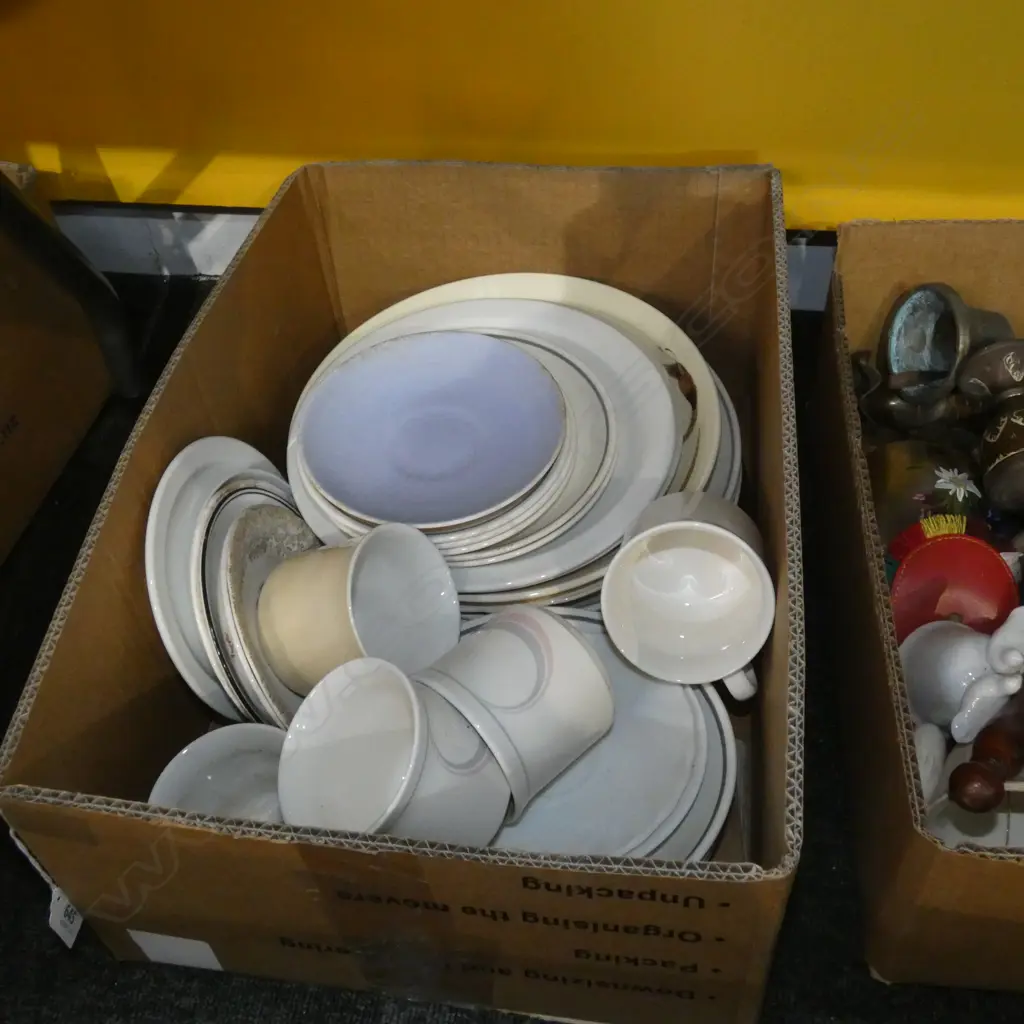 BOX LOT ASST. CROWN LYNN ETC Image 1++
