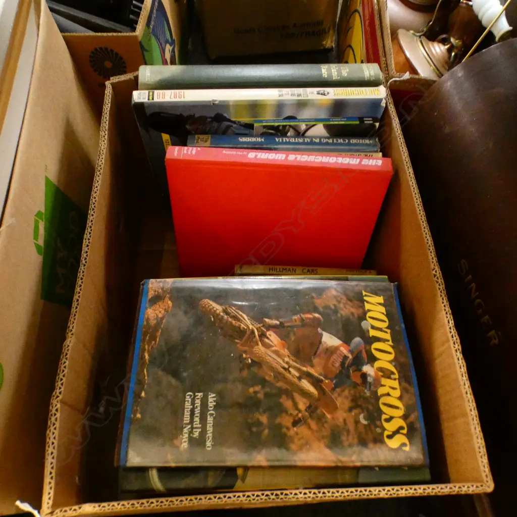 BOX LOT BOOKS; MOTOCYCLES Image 1++