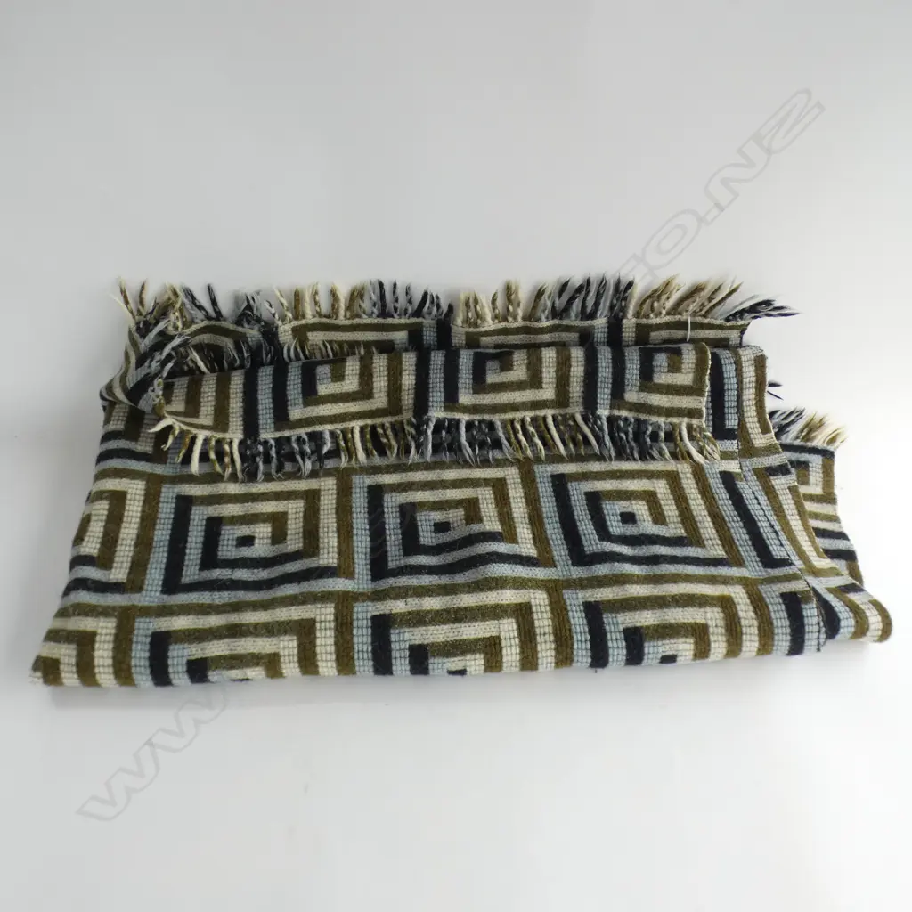 MANATUNGA NZ PURE WOOL BLANKET - GEOMETRIC PATTERN  Image 1++
