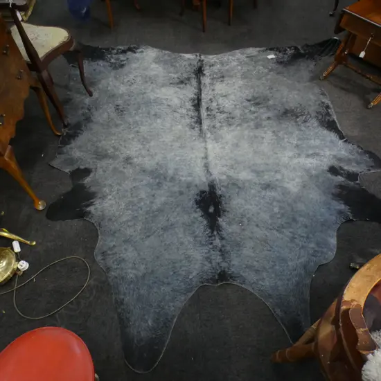 LARGE BLACK COW HIDE RUG L.2550mm W.2500mm