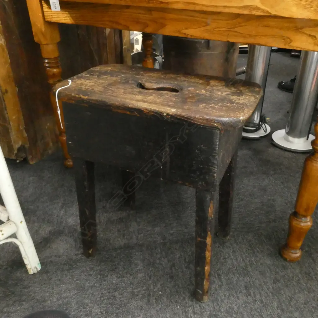 VINTAGE OAK STOOL W.420mm Image 1++