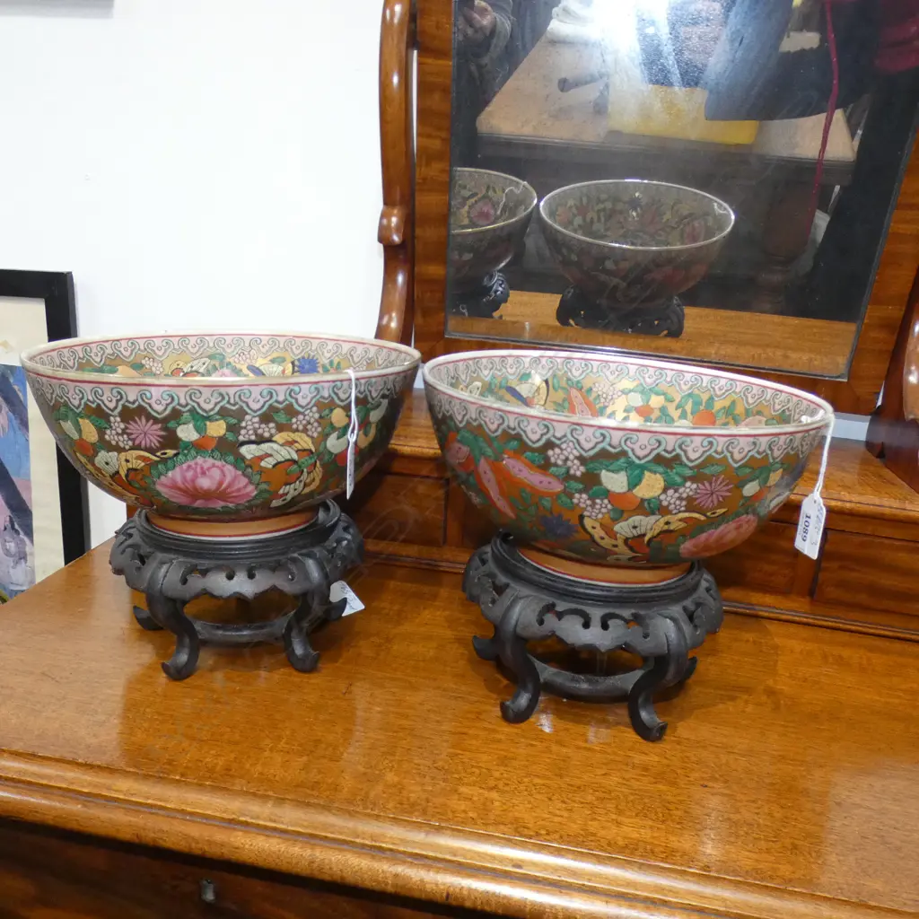 PAIR OF CHINESE PORCELAIN BOWLS HEAVY CONSTRUCTION FAMILLE ROSE PATTERN WITH FLAUTIST SCENE ON WOODEN STAND 250MM DIA Image 1++
