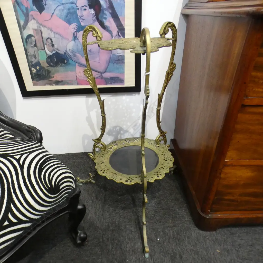 2 TIER VICTORIAN STYLE BRASS SIDE TABLE H.710mm Image 1++