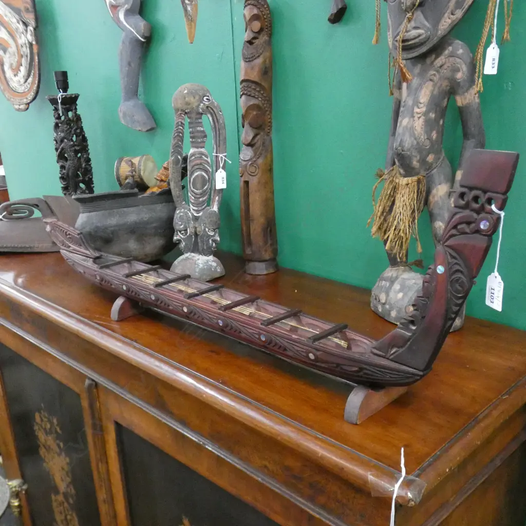 CARVED WOODEN MAORI WAKA ON STAND L.870mm Image 1++