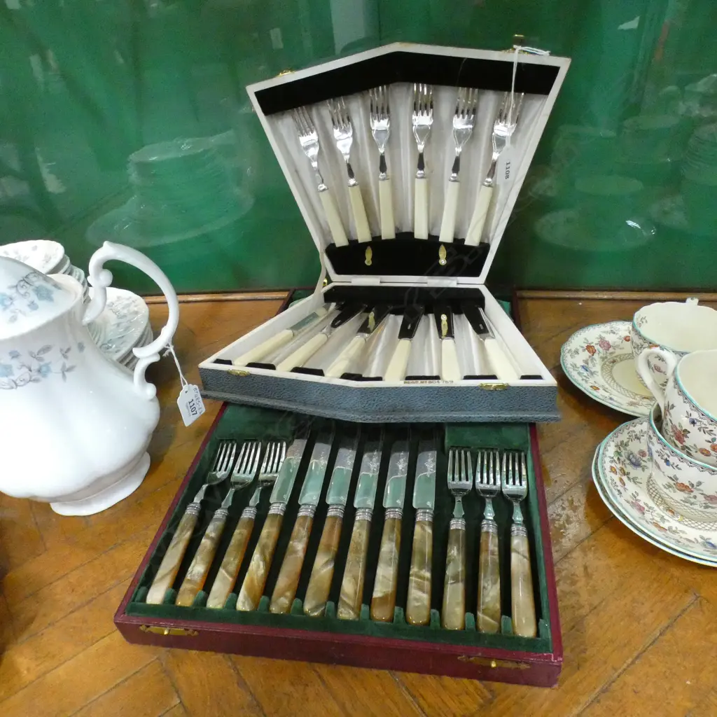 2 SETS CASED CUTLERY; FRUIT & FISH Image 1++
