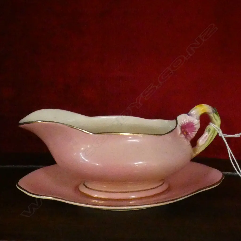 ROYAL WINTON SAUCE JUG ON STAND " PETUNIA  " PATTERN  PINK COLORWAY 170MM LONG Image 1++