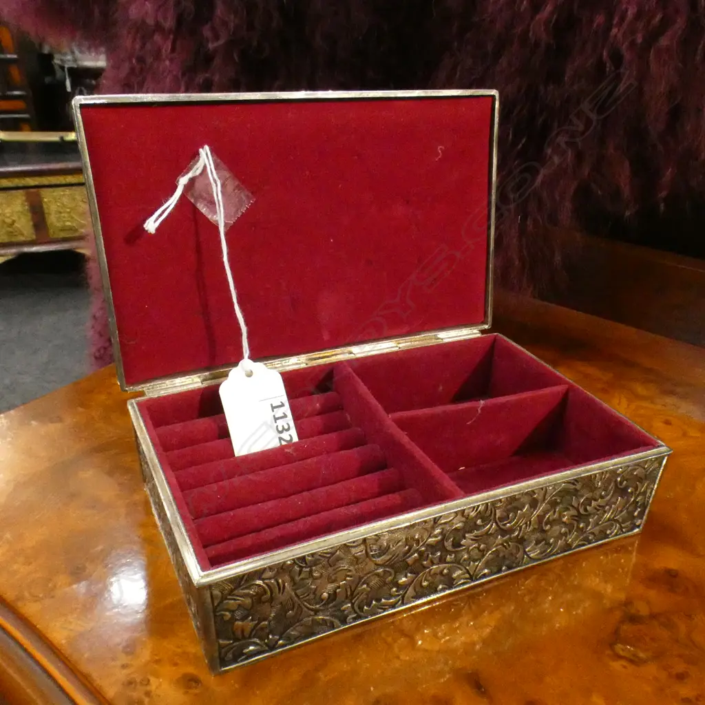 SILVER PLATED JEWELERY BOX Image 1++