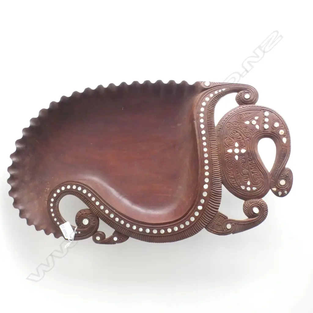 SOLOMON ISLANDS CARVED HARDWOOD BOWL MOP INLAYS L.590mm Image 1++