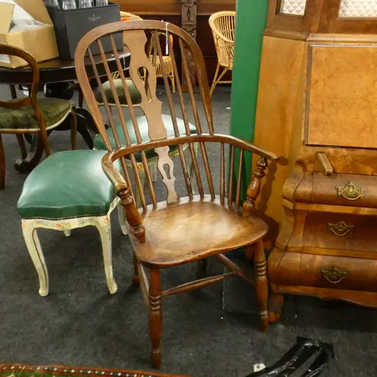 WINDSOR CHAIR