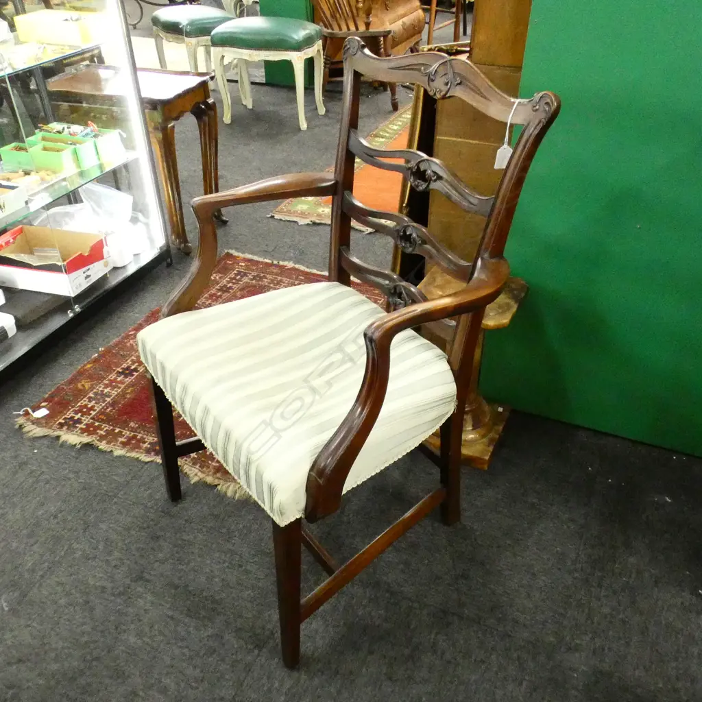 GEORGIAN OPEN ELBOW MAHOGANY CHAIR Image 1++