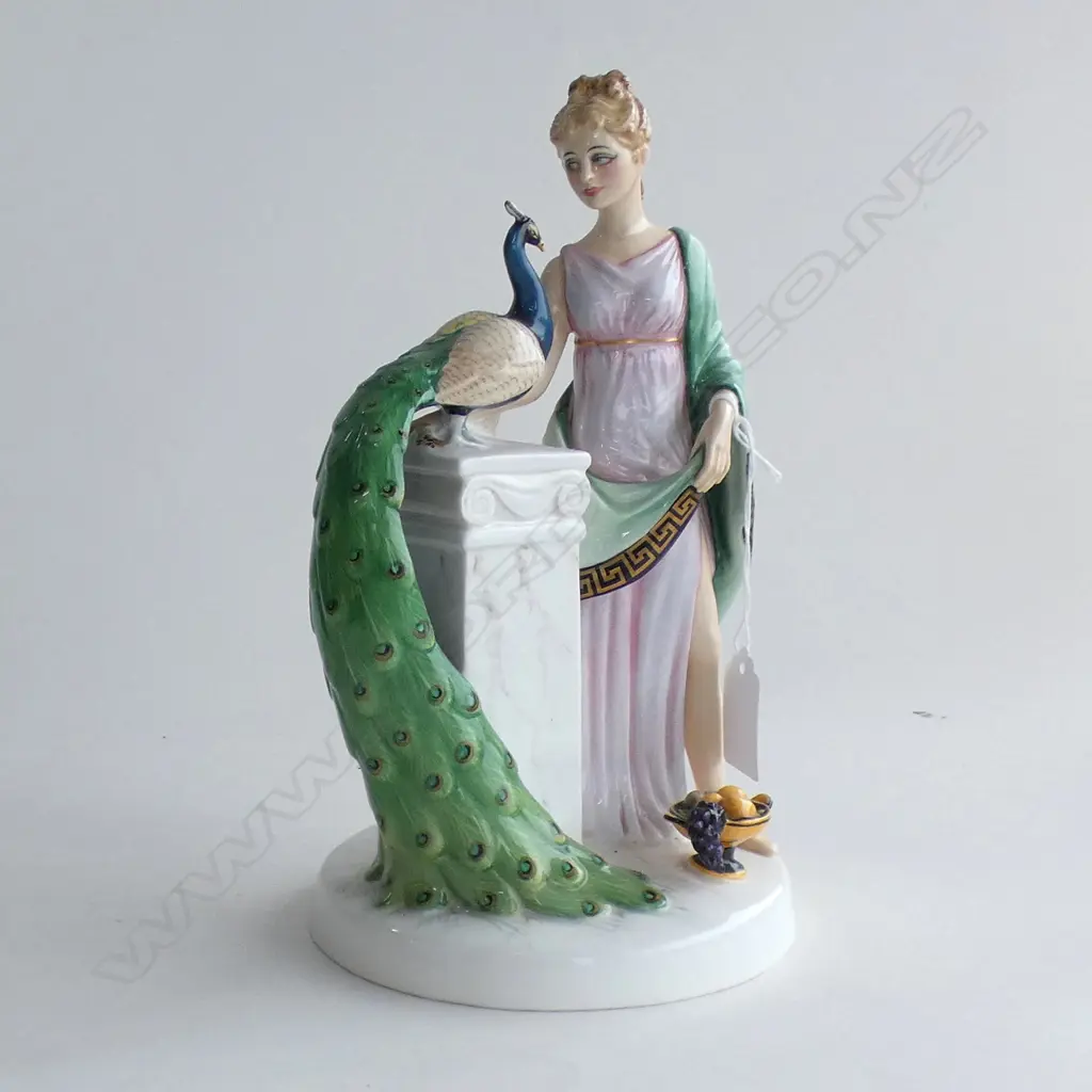 ROYAL DOULTON 'LES FEMMES FATALES' SERIES - HELEN OF TROY (crack to base and in box). Image 1++