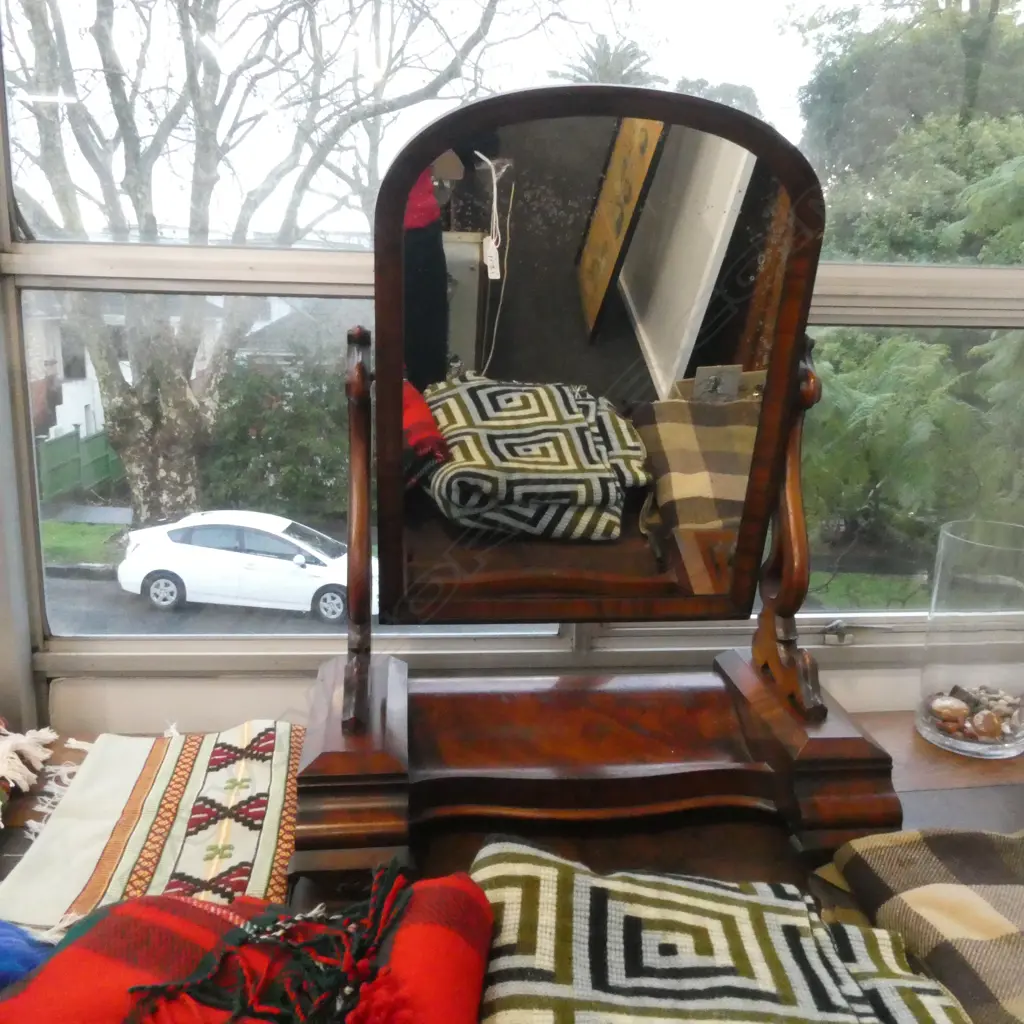 VICTORIAN MAHOGANY TOILET MIRROR 660 x 330 x 830mm. Image 1++