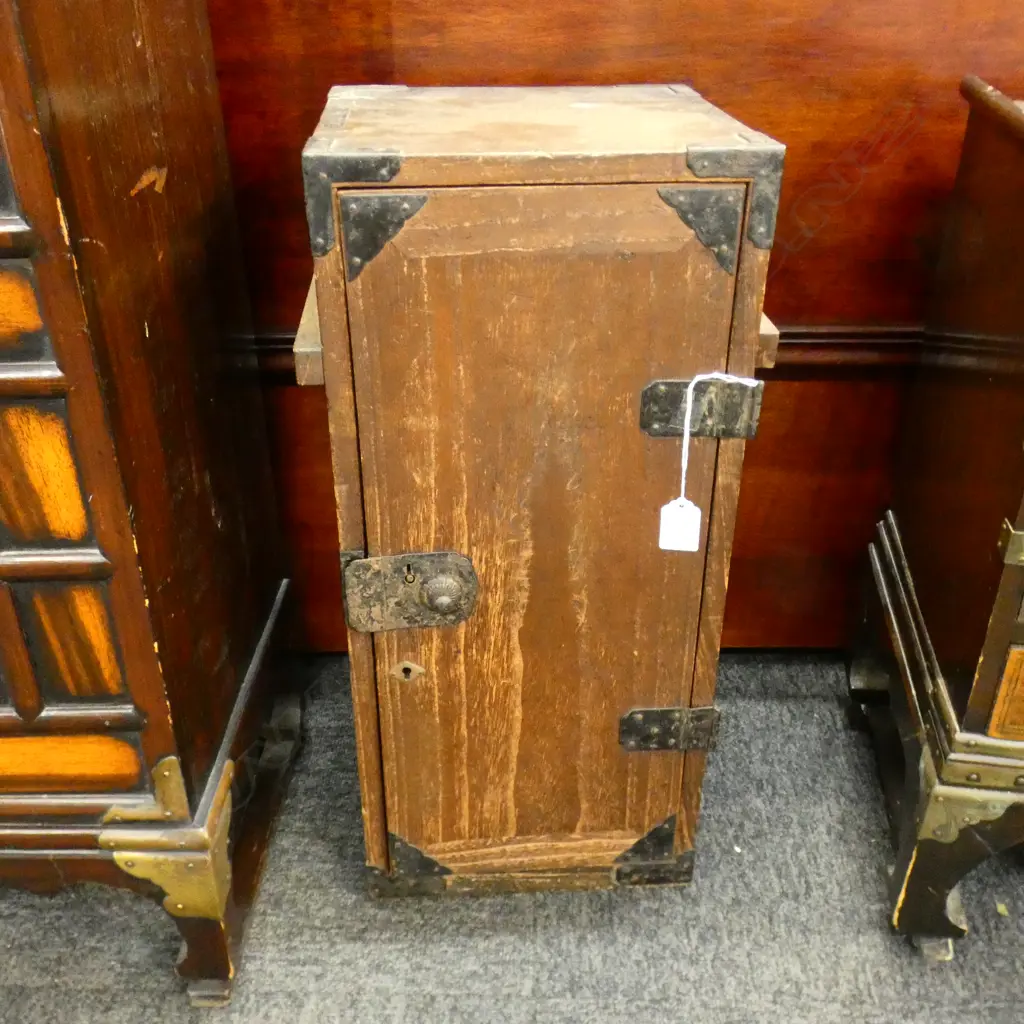 C1900 JAPANESE STORAGE CHEST 1 DOOR ENCLOSING 7 DRAWERS 285x 255x 550mm. Image 1++