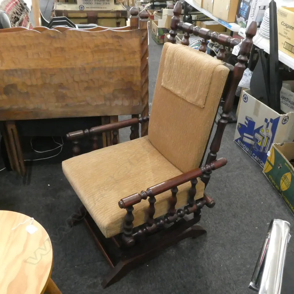 VICTORIAN STYLE ROCKING CHAIR Image 1++