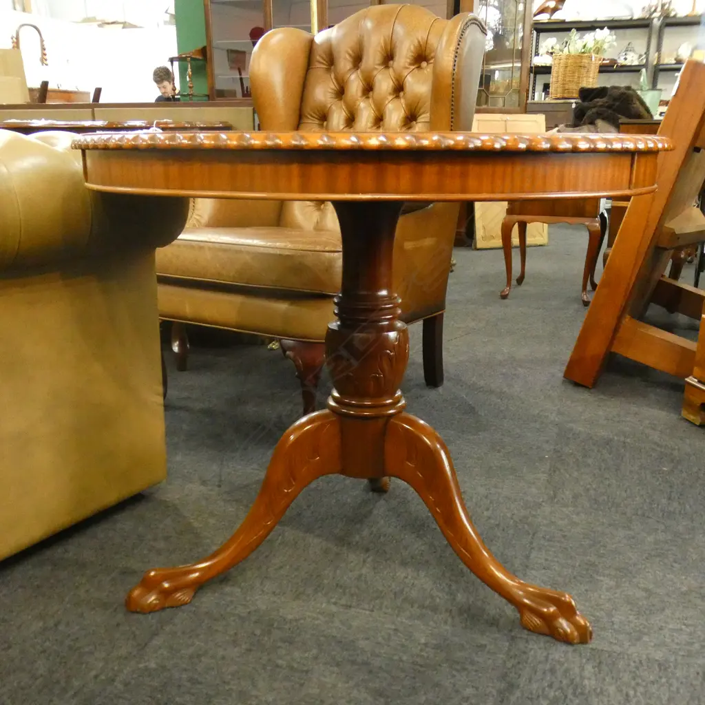 1970s BURR WALNUT CIRCULAR PEDESTAL CENTRE TABLE DIA 840mm Image 1++