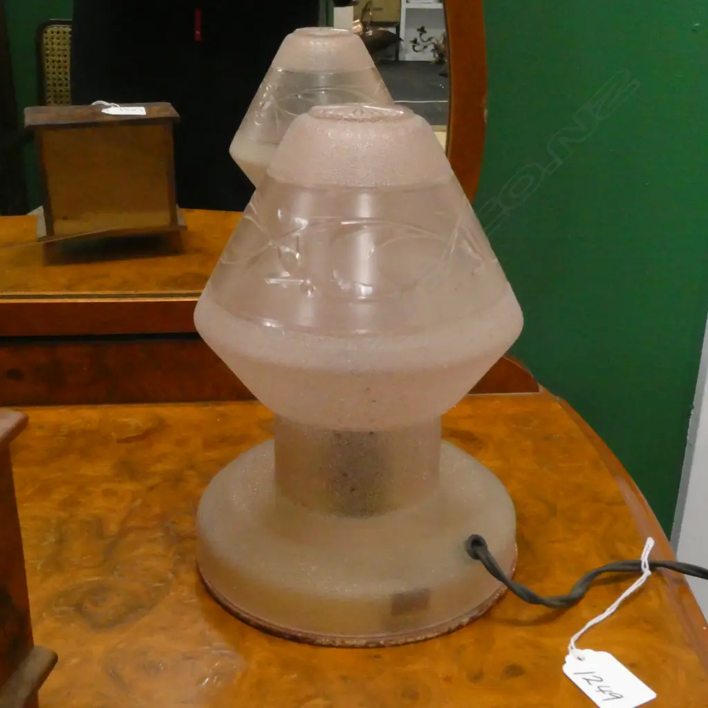 DECO STYLE PINL TABLE LAMP SANS PLUG 215MM HIGH Image 1++