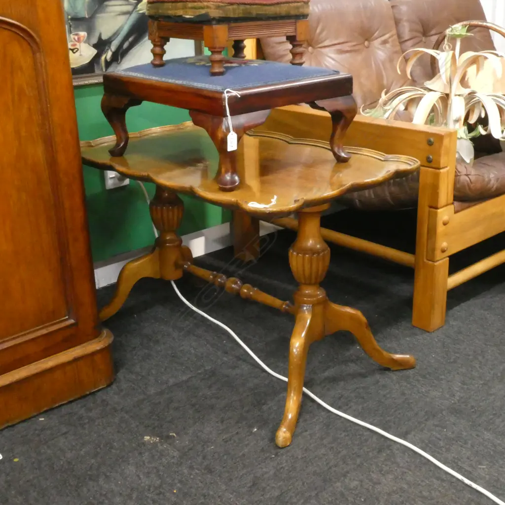 1960s FLAME MAHOGANY TWIN PED PIE CRUST COFFEE TABLE L.790mm Image 1++