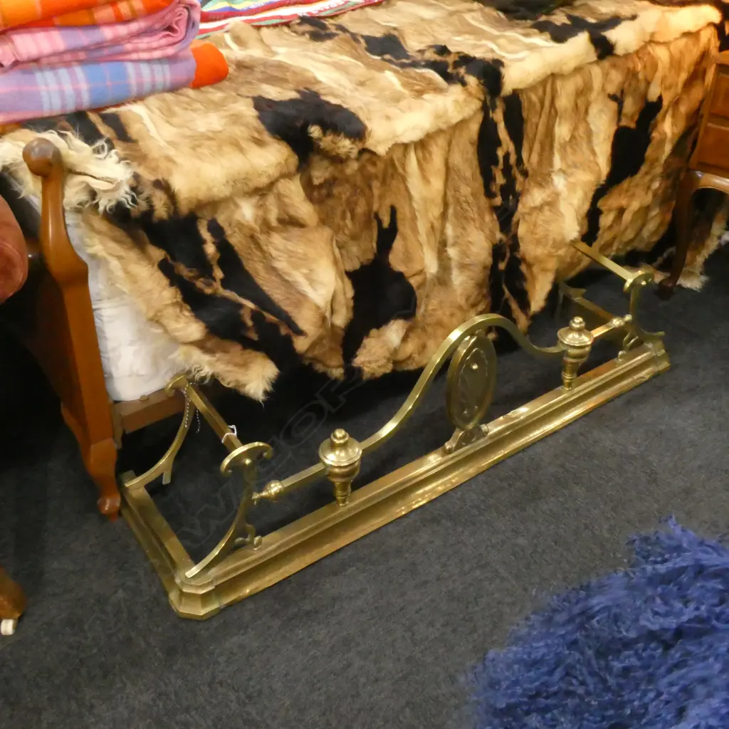 BRASS FIRE FENDER W.1360mm Image 1++