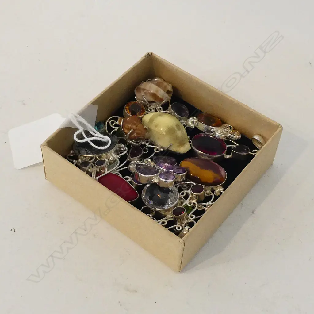  SILVER & STONE PENDANTS Image 1++