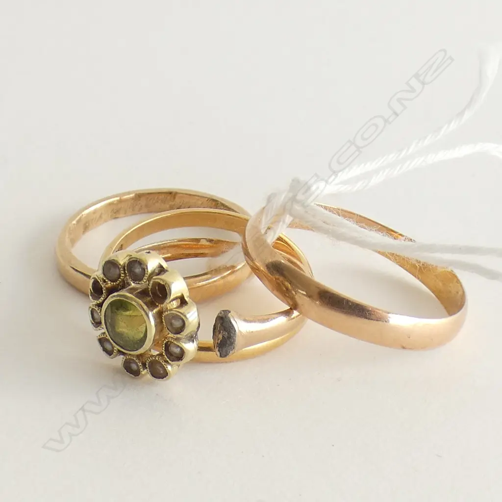 4 GOLD? RINGS 8 GRAMS (1 AF)  Image 1++