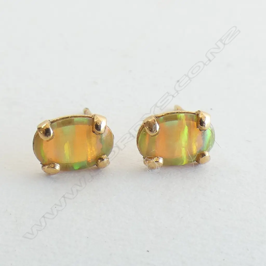 PR OVAL OPAL STUD EARRINGS (NO BUTTERFLIES) Image 1++