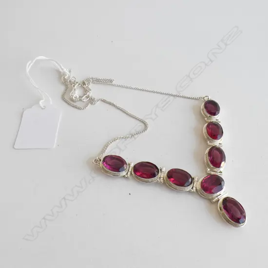 STG SILVER NECKLACE WITH 8 PINK GLASS STONES 