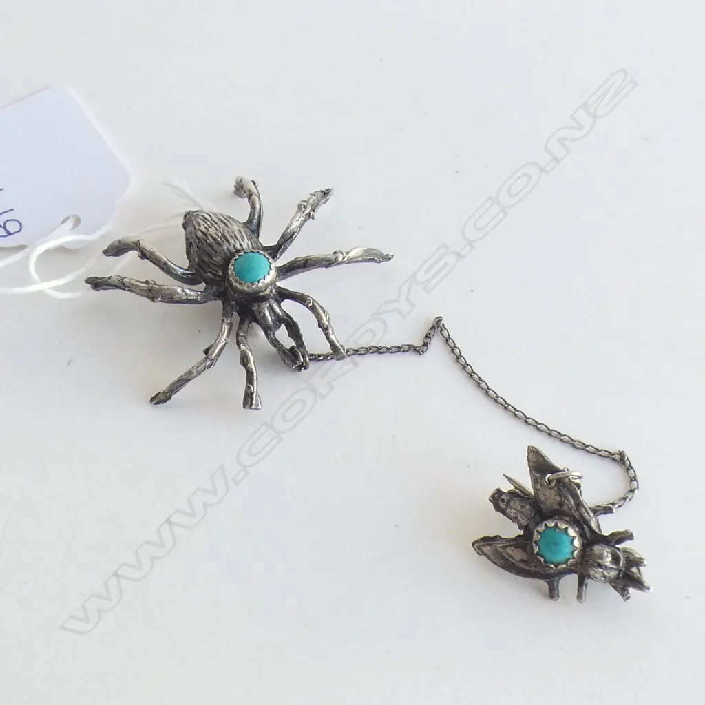 TURQUOISE & SILVER SPIDER WITH FLY ON SAFETY CHAIN Image 1++