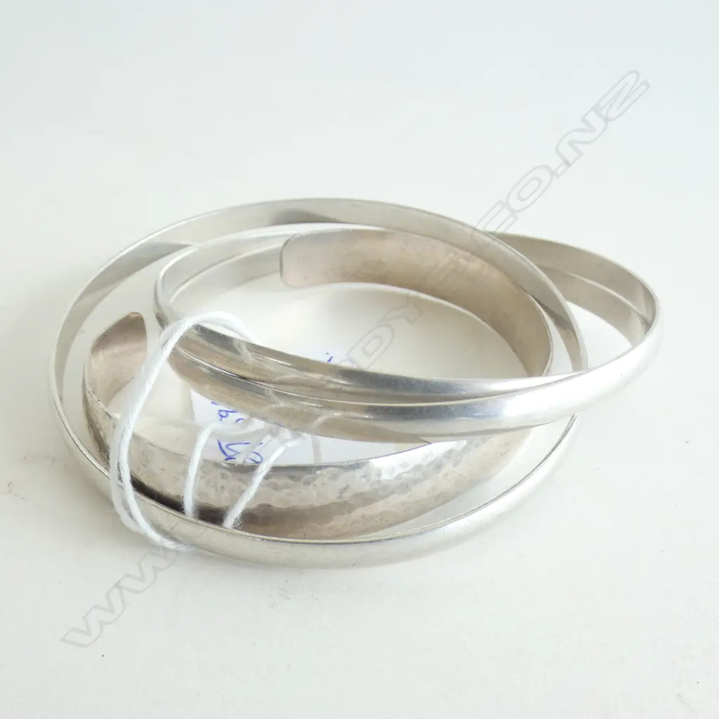 1 STG BANGLES & 1 CUFF STYLE BRACELET 57 GRAMS Image 1++