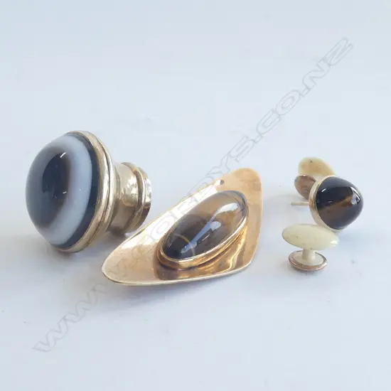 BAG OF MISC. 9ct GOLD ITEMS ALL MARKED/ TESTED. TOTAL 22.69GMS. incl stones.