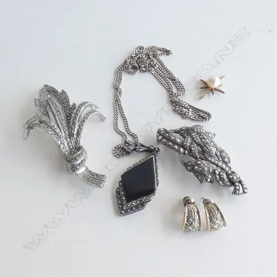 PR 9CT EARRINGS + 9CT PEARL STAR PENDANT 5 GRAMS, 2 MARCASITE BROOCHES, DECO STG NECKLACE