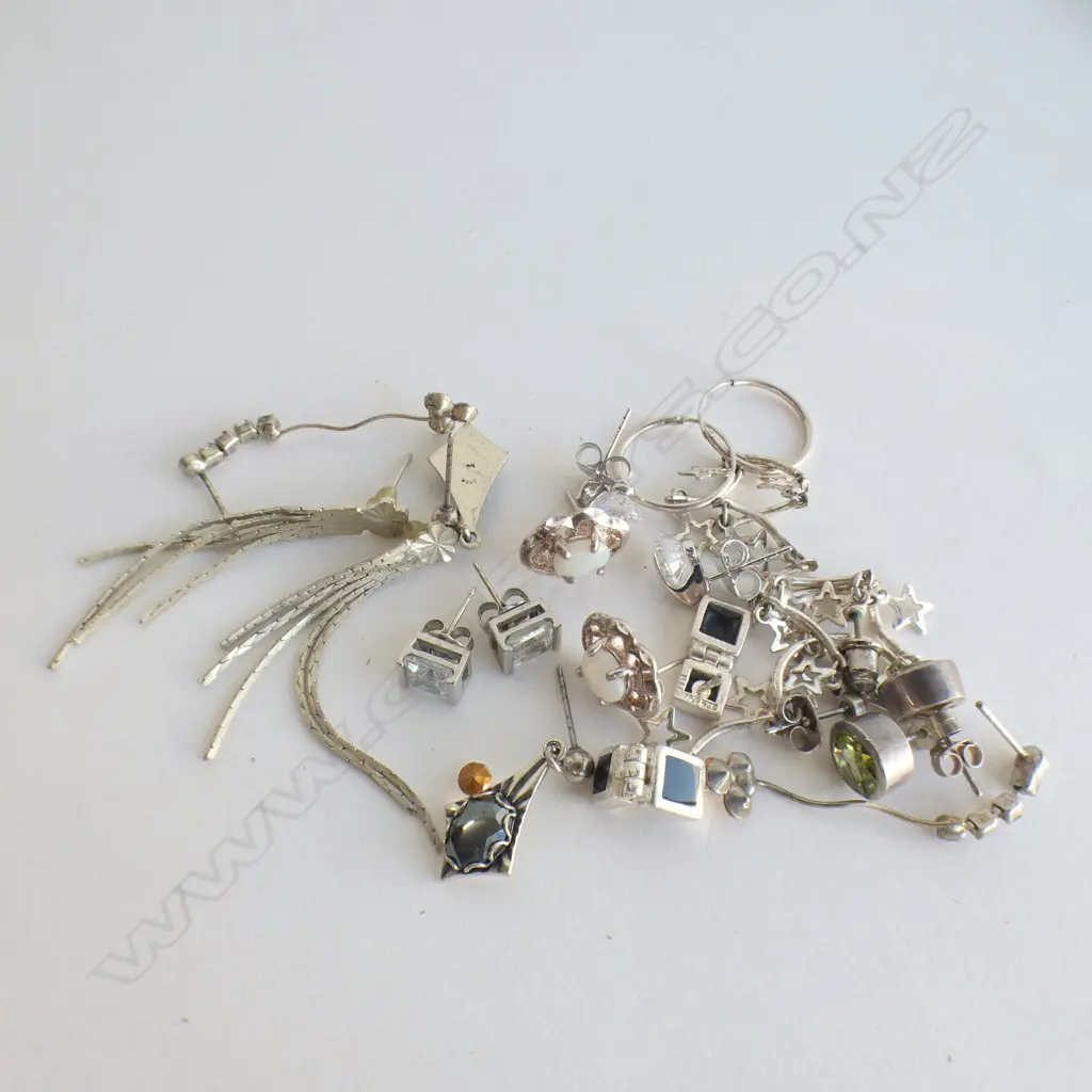 10 PR ASST STG SILVER EARRINGS INCL OPAL Image 1++