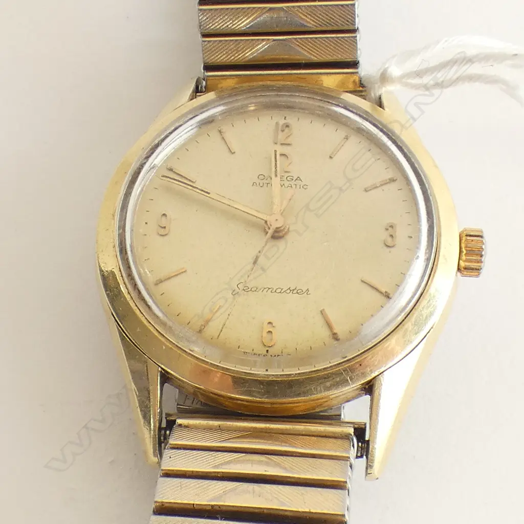 VINTAGE GENTS OMEGA GILDED WRISTWATCH. RUNNING Image 1++