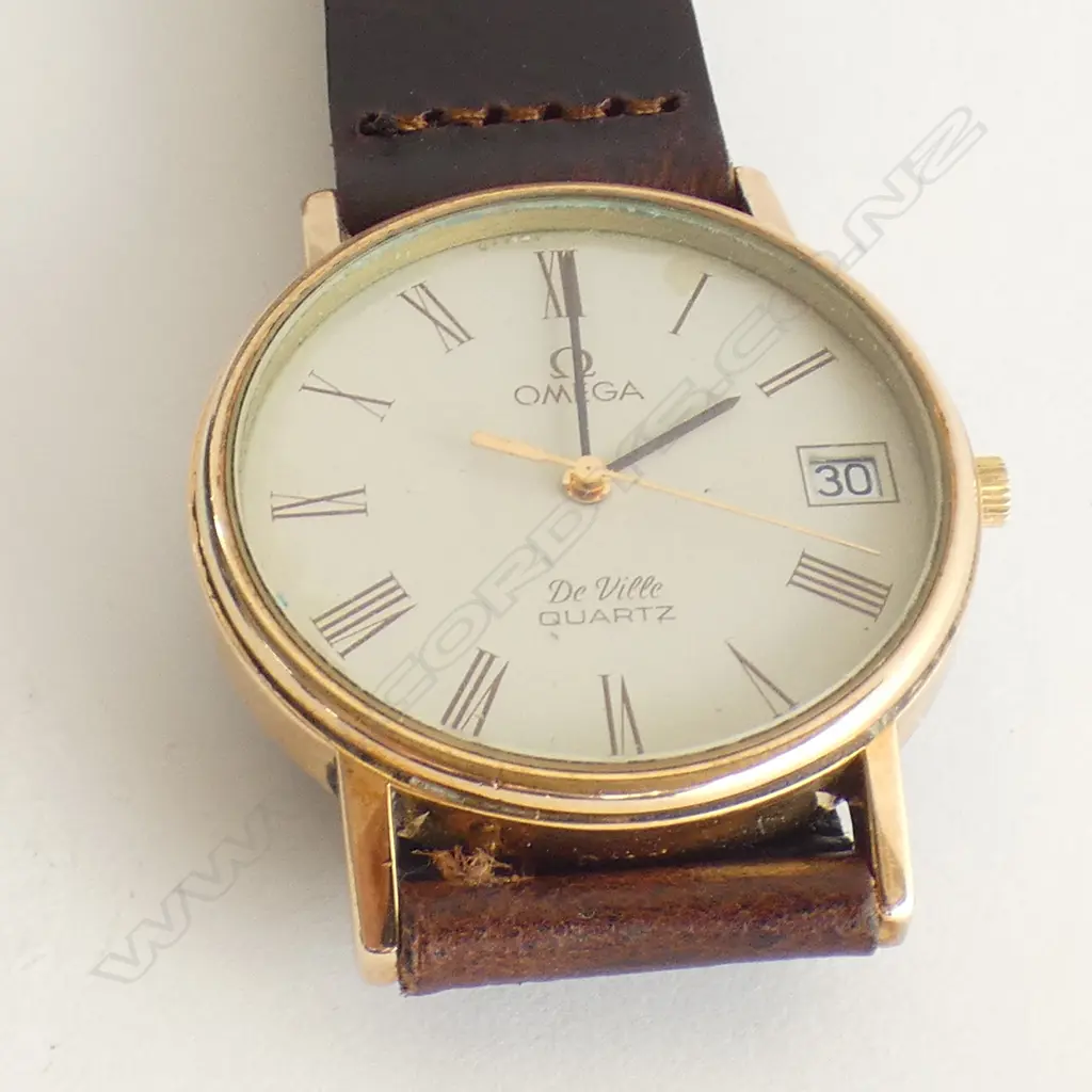 VINTAGE OMEGA DE VILLE QUARTZ WATCH REQ. BATTERY Image 1++