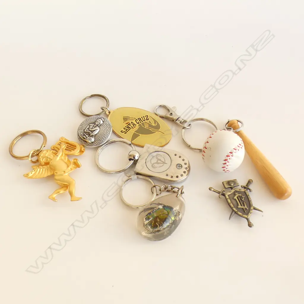 BAG OLD KEY RINGS ETC.. INCLUDING WOODEN BASEBALL & LEATHER BAT KEY RING Image 1++
