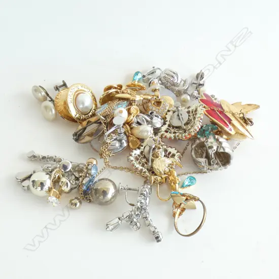 VINTAGE EARRINGS ETC