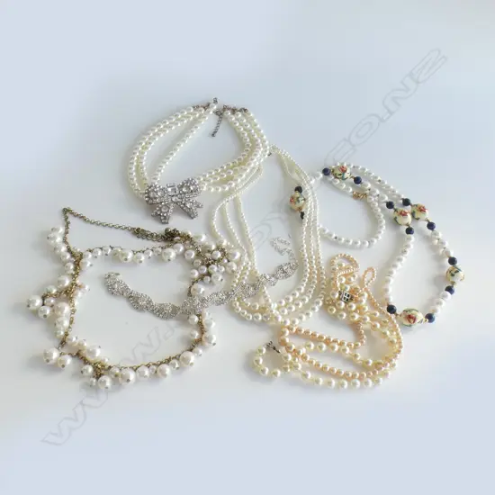 BAG ASST FAUX PEARL & RHINESTONE NECKLACES 