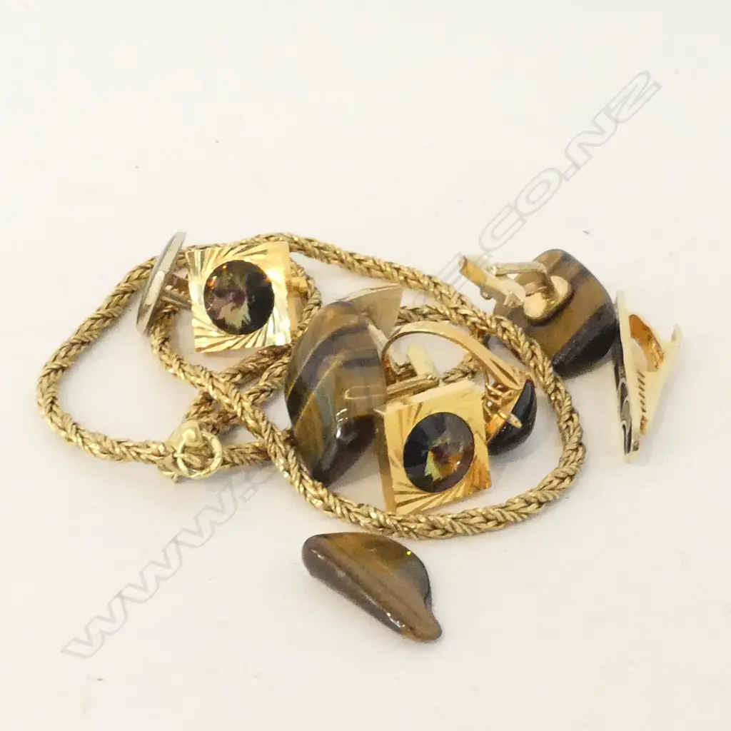 ASST. GOLD TONE & TIGERS EYE JEWELLERY; ROLLED GOLD NECKLACE, 3 PRS CUFFLINKS, RING, TIE PIN, STONE Image 1++