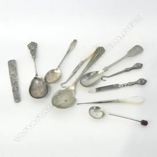 ASSORTED SILVER TEASPOONS & COLLECTABLES