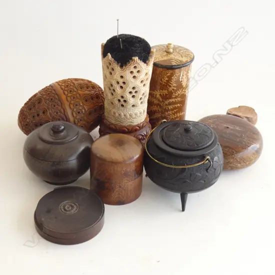 ASST. TREEN & ANTIQUE SEWING ACCESSORIES