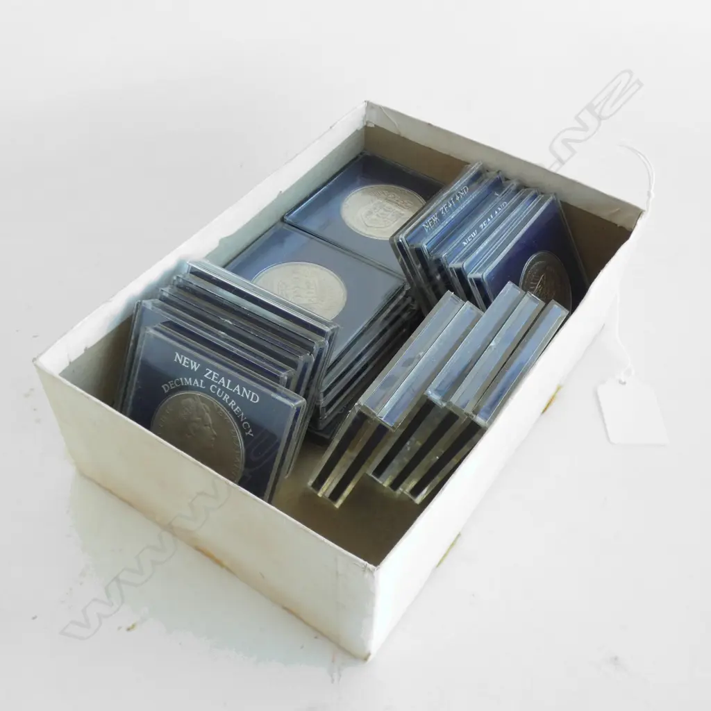 25 NZ MINT UNC 1967 $1 DOLLAR COINS, CASED Image 1++