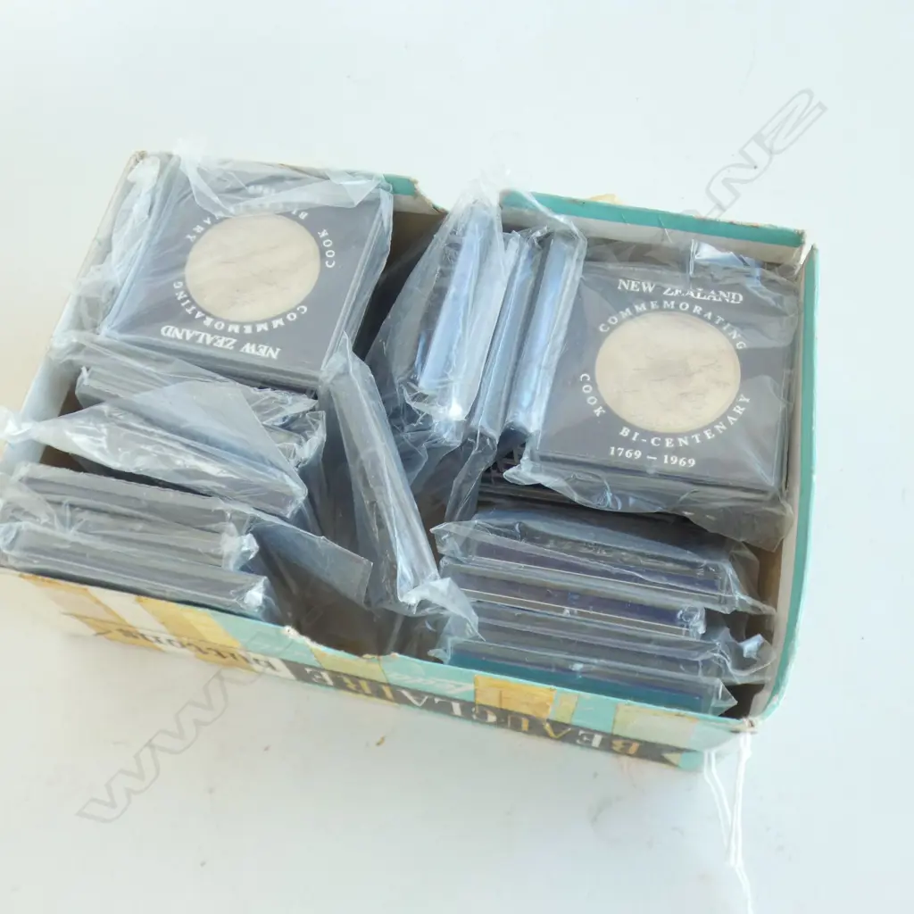 30 NZ MINT UNC $1 DOLLAR COINS; 1967 / COOK 1969, CASED Image 1++