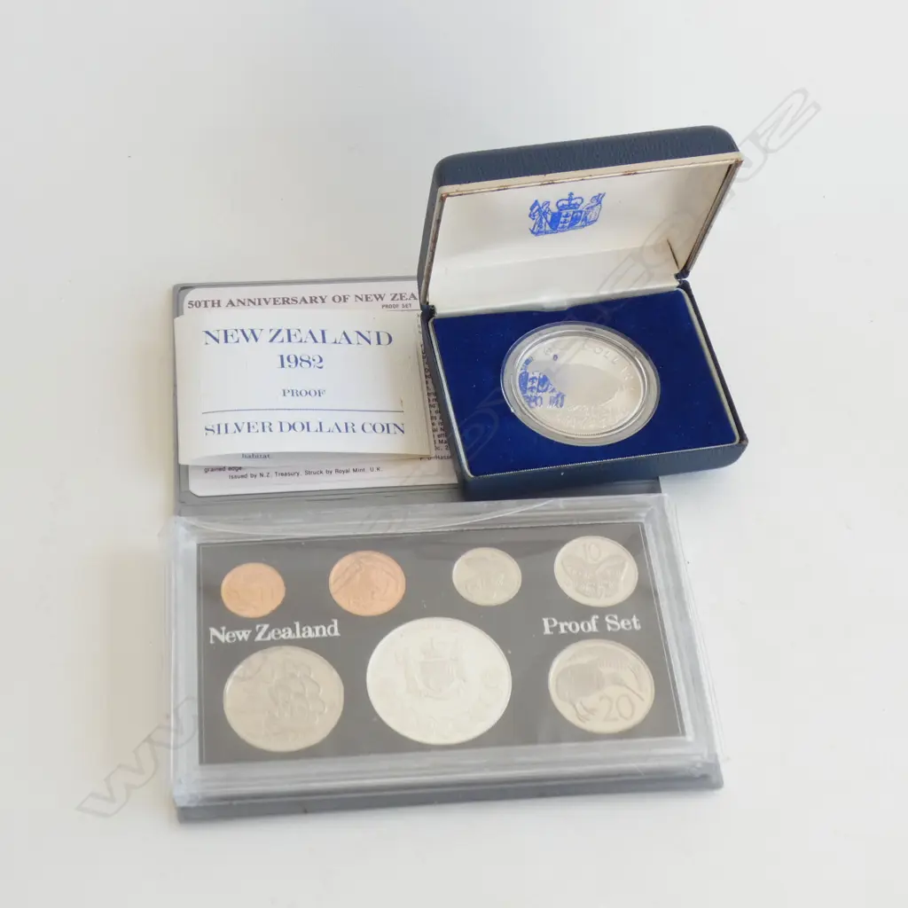 50TH ANNIVERSARY 1933-1983 NZ PROOF SET AND ONE 1982 PROOF SILVER DOLLAR TAKAHE Image 1++