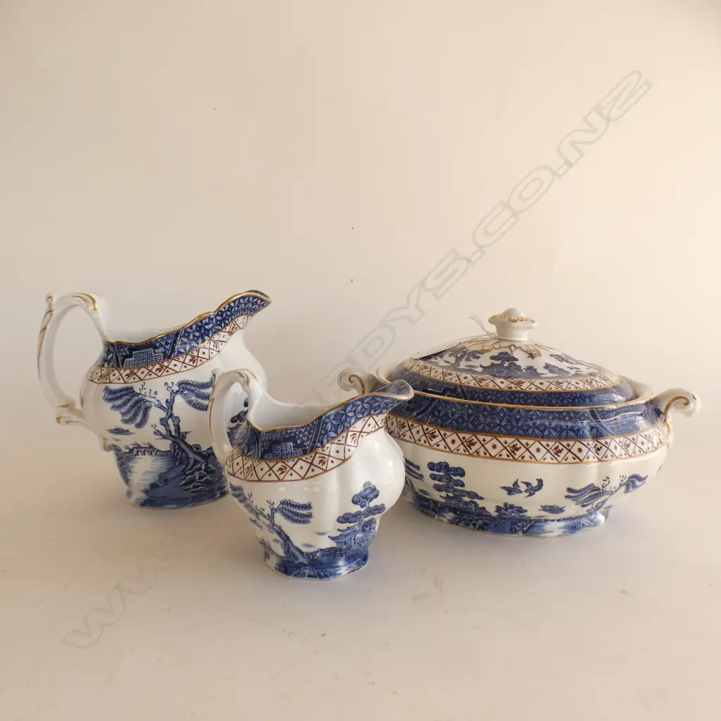 3 PCES BOOTHS 'REAL OLD WILLOW'; 2 JUGS + LIDDED TUREEN 200mm dia Image 1++