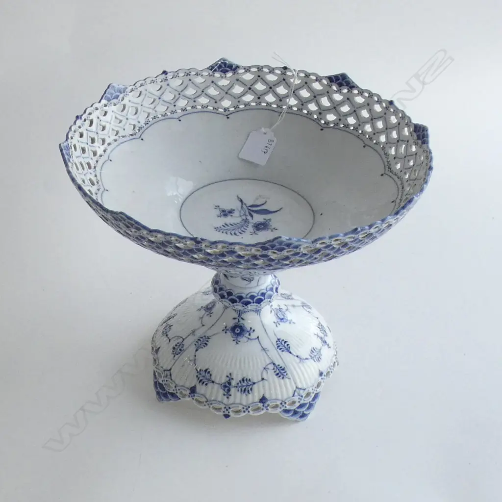 ROYAL COPENHAGEN BLUE LACE CENTERPIECE, H. 230MM Image 1++
