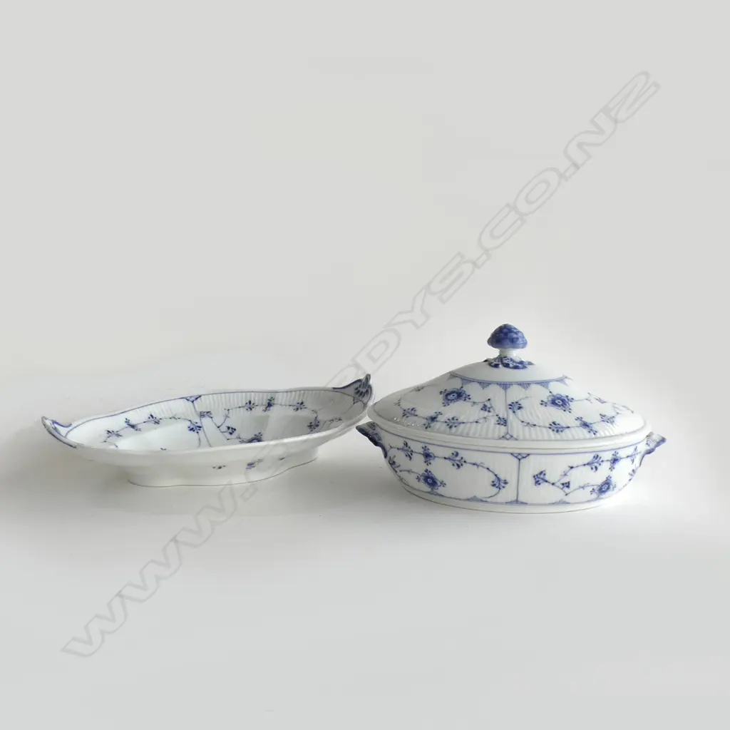 ROYAL COPENHAGEN BLUE LACE LIDDED TUREEN & OVAL DISH Image 1++