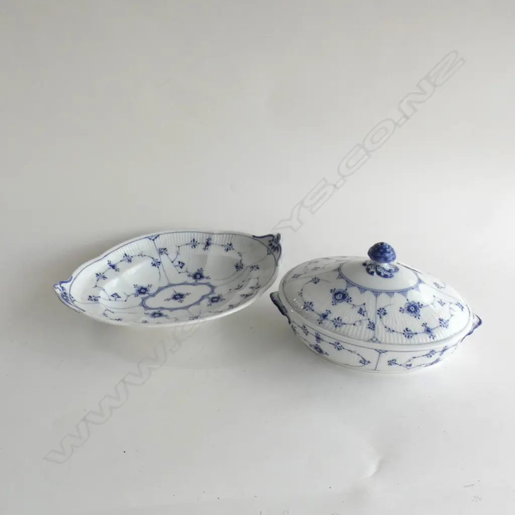 ROYAL COPENHAGEN BLUE LACE LIDDED TUREEN & OVAL DISH Image 1++
